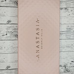 Anastasia Beverly Hills primrose pallet